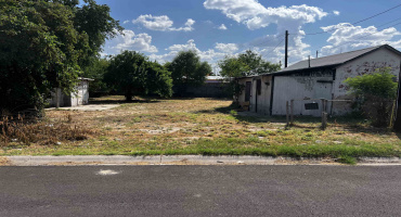 1819 Alamo St, Laredo, Texas 78040, ,Residential,For Sale,1819 Alamo St,20254676 1819 Alamo St, Laredo, Texas 78040, ,Residential,For Sale,1819 Alamo St,20254676