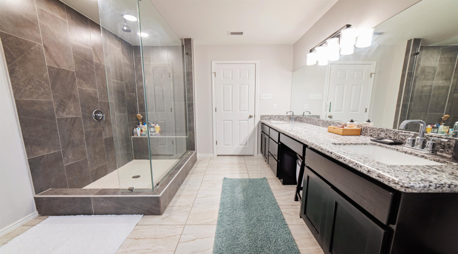 5405 Jersey Dr., LAREDO, Texas 78043, 4 Bedrooms Bedrooms, 6 Rooms Rooms,3 BathroomsBathrooms,Residential,For Sale,5405 Jersey Dr.,20254677