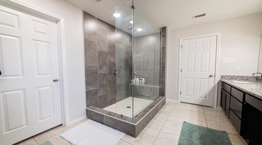 5405 Jersey Dr., LAREDO, Texas 78043, 4 Bedrooms Bedrooms, 6 Rooms Rooms,3 BathroomsBathrooms,Residential,For Sale,5405 Jersey Dr.,20254677