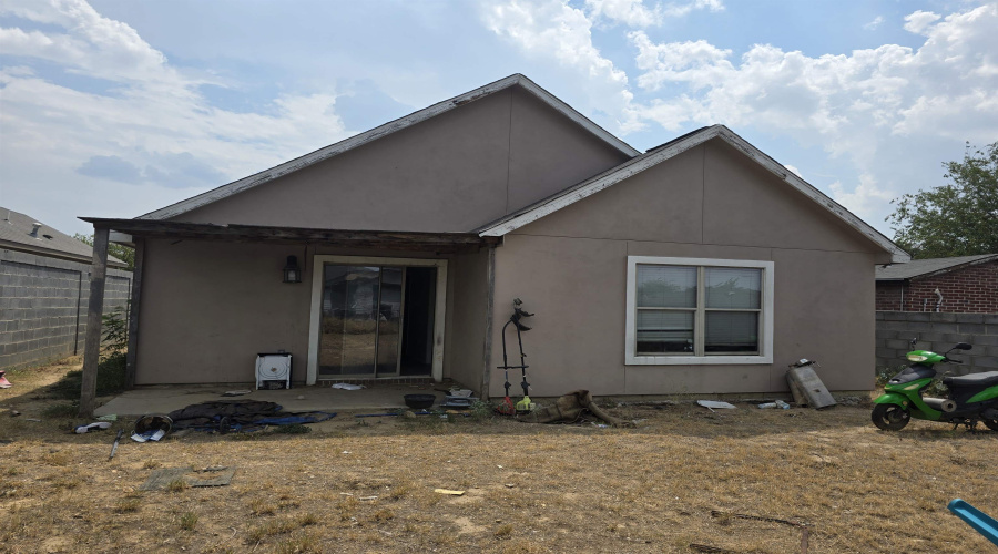 614 Susie Dr, Laredo, Texas 78046-8517, 3 Bedrooms Bedrooms, 5 Rooms Rooms,2 BathroomsBathrooms,Residential,For Sale,614 Susie Dr,20254075