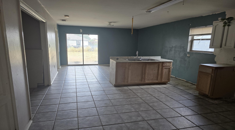 614 Susie Dr, Laredo, Texas 78046-8517, 3 Bedrooms Bedrooms, 5 Rooms Rooms,2 BathroomsBathrooms,Residential,For Sale,614 Susie Dr,20254075