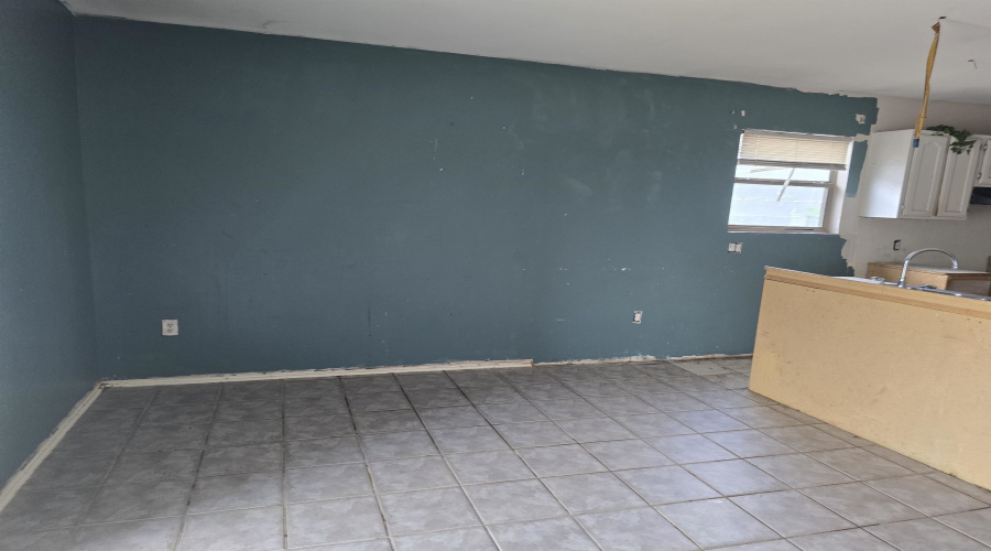 614 Susie Dr, Laredo, Texas 78046-8517, 3 Bedrooms Bedrooms, 5 Rooms Rooms,2 BathroomsBathrooms,Residential,For Sale,614 Susie Dr,20254075