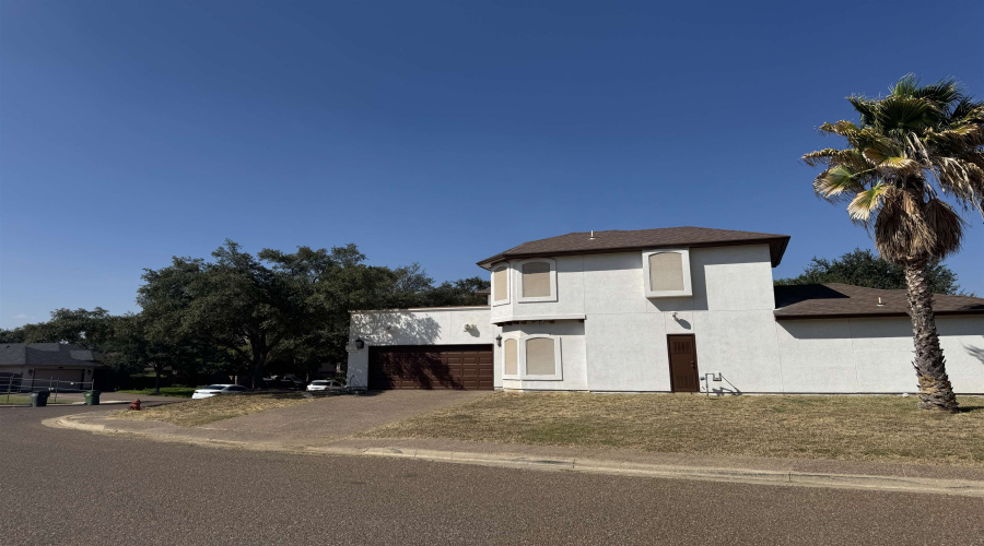 9810 Spindrift Dr, Laredo, Texas 78045, 4 Bedrooms Bedrooms, 7 Rooms Rooms,3 BathroomsBathrooms,Residential,For Rent,9810 Spindrift Dr,20254679