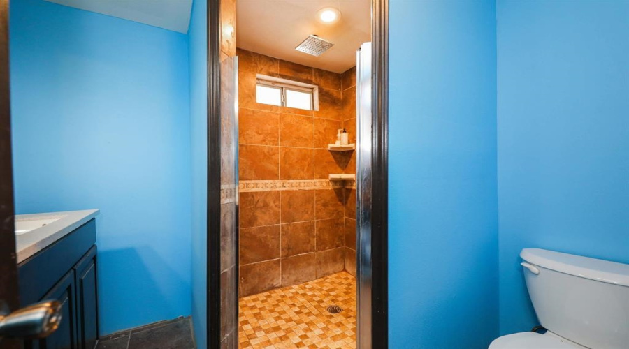 323 Santander Dr, Laredo, Texas 78046, 4 Bedrooms Bedrooms, 7 Rooms Rooms,3 BathroomsBathrooms,Residential,For Sale,323 Santander Dr,20254682