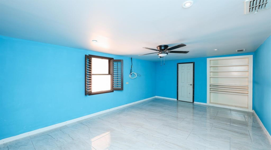 323 Santander Dr, Laredo, Texas 78046, 4 Bedrooms Bedrooms, 7 Rooms Rooms,3 BathroomsBathrooms,Residential,For Sale,323 Santander Dr,20254682