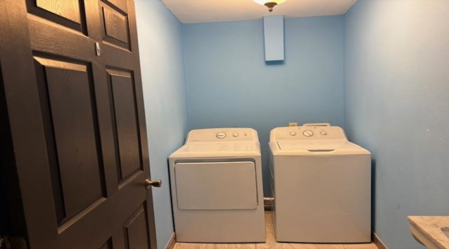 323 Santander Dr, Laredo, Texas 78046, 4 Bedrooms Bedrooms, 7 Rooms Rooms,3 BathroomsBathrooms,Residential,For Sale,323 Santander Dr,20254682