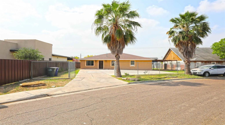 323 Santander Dr, Laredo, Texas 78046, 4 Bedrooms Bedrooms, 7 Rooms Rooms,3 BathroomsBathrooms,Residential,For Sale,323 Santander Dr,20254682