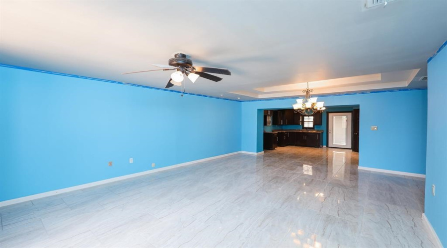 323 Santander Dr, Laredo, Texas 78046, 4 Bedrooms Bedrooms, 7 Rooms Rooms,3 BathroomsBathrooms,Residential,For Sale,323 Santander Dr,20254682