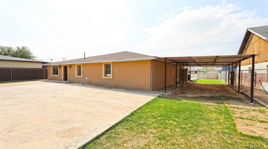 323 Santander Dr, Laredo, Texas 78046, 4 Bedrooms Bedrooms, 7 Rooms Rooms,3 BathroomsBathrooms,Residential,For Sale,323 Santander Dr,20254682