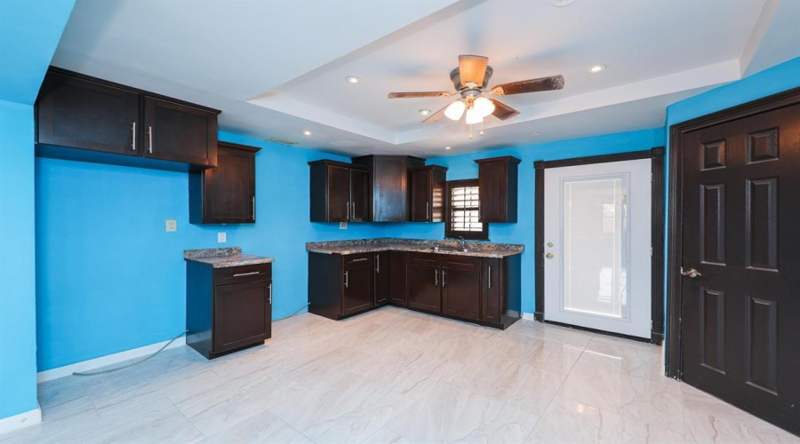 323 Santander Dr, Laredo, Texas 78046, 4 Bedrooms Bedrooms, 7 Rooms Rooms,3 BathroomsBathrooms,Residential,For Sale,323 Santander Dr,20254682