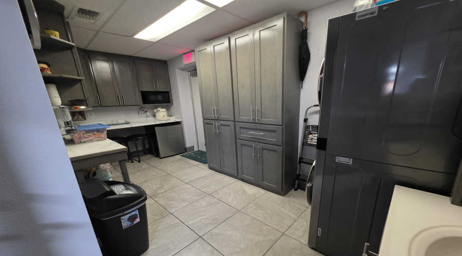 201 W Hillside Rd, Laredo, Texas 78041, 1 Room Rooms,2 BathroomsBathrooms,Commercial retail/office,For Sale,201 W Hillside Rd,20254687