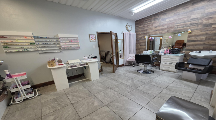 201 W Hillside Rd, Laredo, Texas 78041, 1 Room Rooms,2 BathroomsBathrooms,Commercial retail/office,For Sale,201 W Hillside Rd,20254687