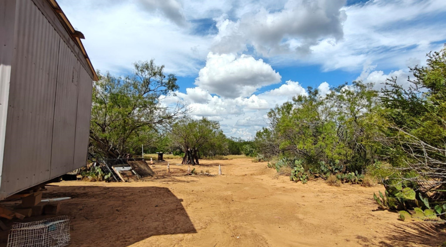 362 Los Huisaches Rd., Laredo, Texas 78041, ,Land,For Sale,362 Los Huisaches Rd.,20254688