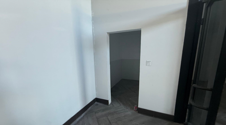 1303 International Blvd, Laredo, Texas 78045, 1 Room Rooms,2 BathroomsBathrooms,Commercial retail/office,For Rent,1303 International Blvd,20254689