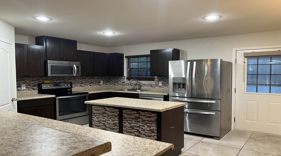 815 Bartolome Ln, Laredo, Texas 78043-9999, 4 Bedrooms Bedrooms, 7 Rooms Rooms,2 BathroomsBathrooms,Residential,For Rent,815 Bartolome Ln,20254686