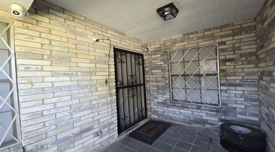 303 Wyoming St, Laredo, Texas 78041, 4 Bedrooms Bedrooms, 6 Rooms Rooms,2 BathroomsBathrooms,Residential,For Sale,303 Wyoming St,20254691