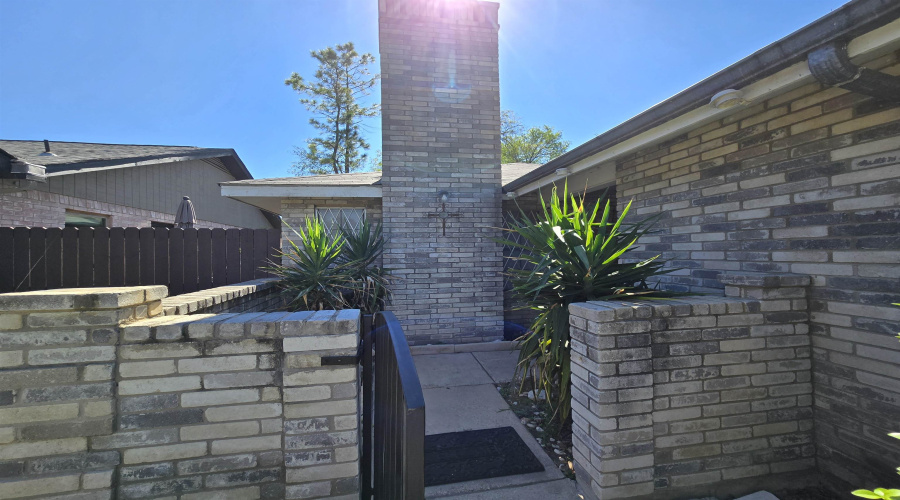 303 Wyoming St, Laredo, Texas 78041, 4 Bedrooms Bedrooms, 6 Rooms Rooms,2 BathroomsBathrooms,Residential,For Sale,303 Wyoming St,20254691