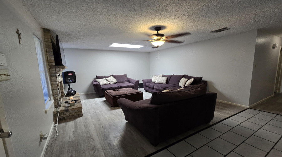 303 Wyoming St, Laredo, Texas 78041, 4 Bedrooms Bedrooms, 6 Rooms Rooms,2 BathroomsBathrooms,Residential,For Sale,303 Wyoming St,20254691