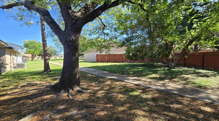 303 Wyoming St, Laredo, Texas 78041, 4 Bedrooms Bedrooms, 6 Rooms Rooms,2 BathroomsBathrooms,Residential,For Sale,303 Wyoming St,20254691