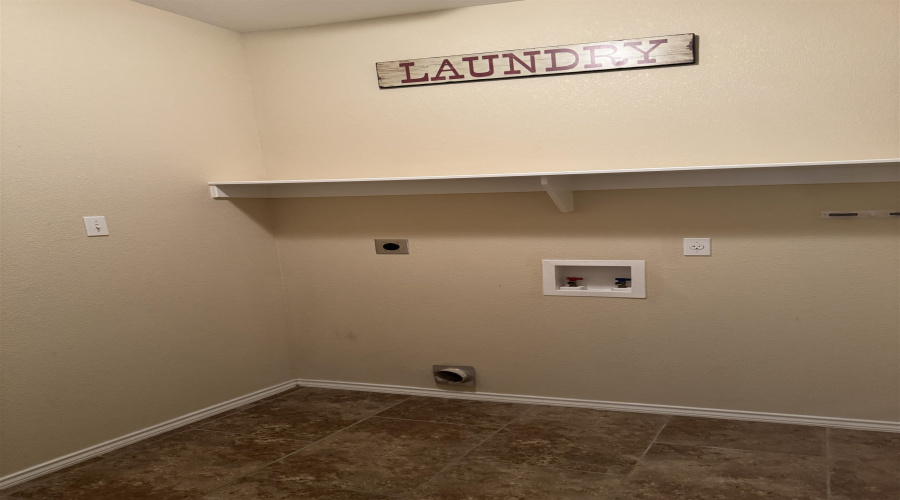 313 Sabal Loop, Laredo, Texas 78045, 4 Bedrooms Bedrooms, 7 Rooms Rooms,2 BathroomsBathrooms,Residential,For Sale,313 Sabal Loop,20254692