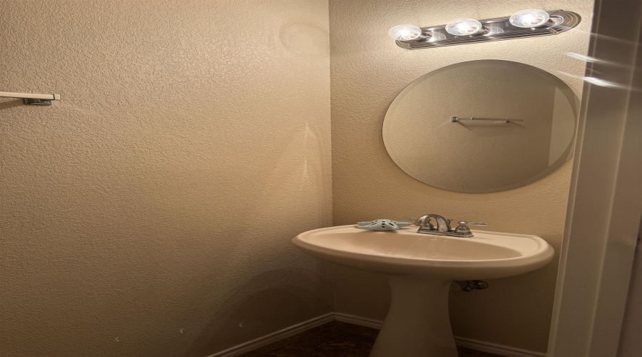 313 Sabal Loop, Laredo, Texas 78045, 4 Bedrooms Bedrooms, 7 Rooms Rooms,2 BathroomsBathrooms,Residential,For Sale,313 Sabal Loop,20254692