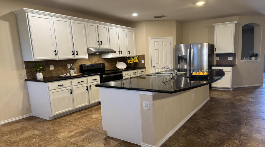 313 Sabal Loop, Laredo, Texas 78045, 4 Bedrooms Bedrooms, 7 Rooms Rooms,2 BathroomsBathrooms,Residential,For Sale,313 Sabal Loop,20254692