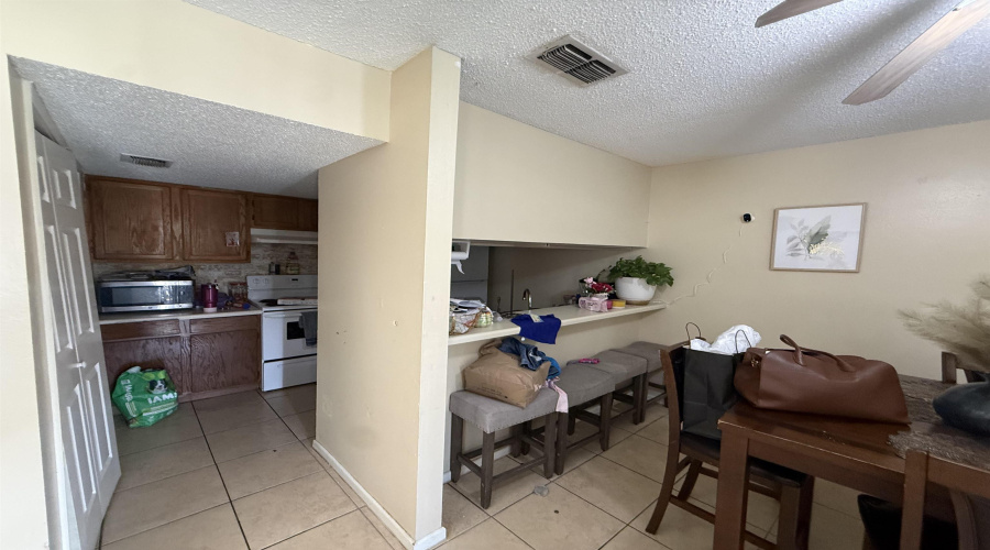 100 Hillside Rd, LAREDO, Texas 78041, 2 Bedrooms Bedrooms, 3 Rooms Rooms,1 BathroomBathrooms,Residential,For Sale,100 Hillside Rd,20254693