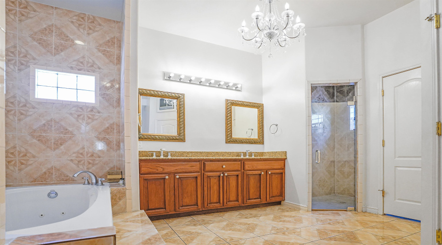 245 Lake Powell Dr, LAREDO, Texas 78041, 6 Bedrooms Bedrooms, 9 Rooms Rooms,4 BathroomsBathrooms,Residential,For Sale,245 Lake Powell Dr,20254694