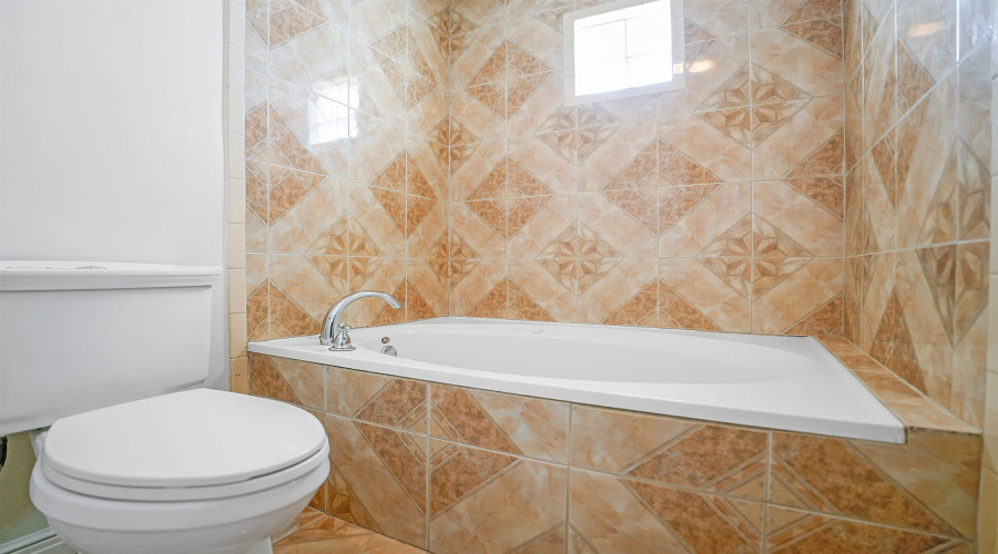 245 Lake Powell Dr, LAREDO, Texas 78041, 6 Bedrooms Bedrooms, 9 Rooms Rooms,4 BathroomsBathrooms,Residential,For Sale,245 Lake Powell Dr,20254694