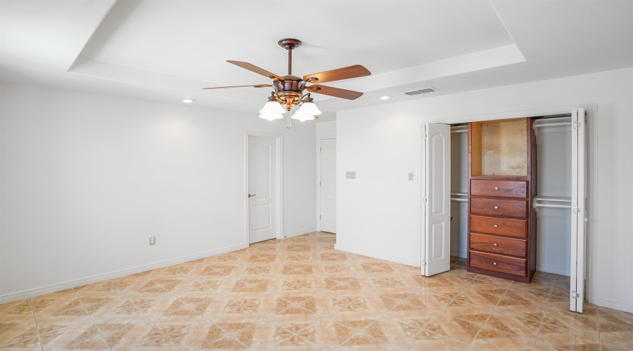 245 Lake Powell Dr, LAREDO, Texas 78041, 6 Bedrooms Bedrooms, 9 Rooms Rooms,4 BathroomsBathrooms,Residential,For Sale,245 Lake Powell Dr,20254694