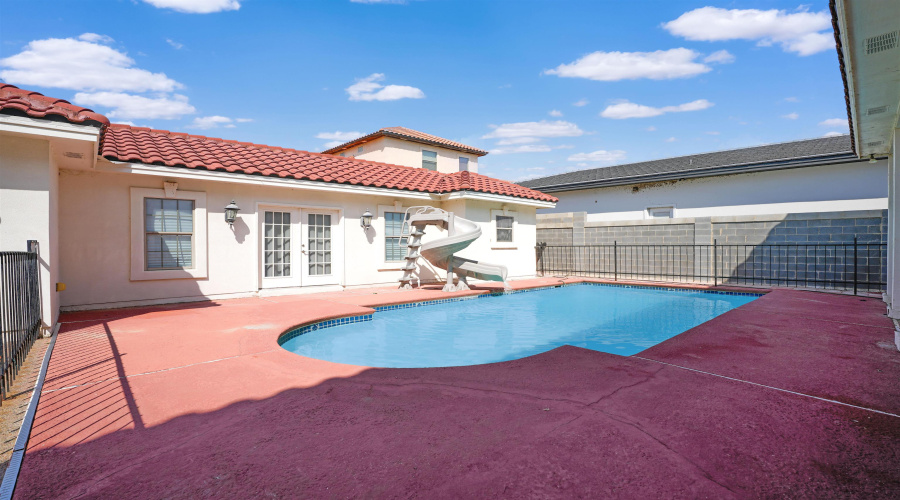 245 Lake Powell Dr, LAREDO, Texas 78041, 6 Bedrooms Bedrooms, 9 Rooms Rooms,4 BathroomsBathrooms,Residential,For Sale,245 Lake Powell Dr,20254694