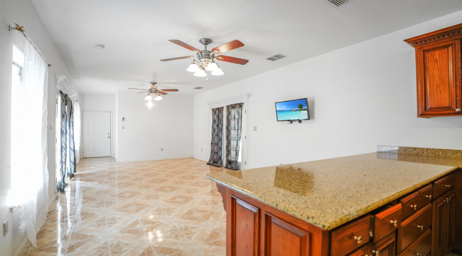 245 Lake Powell Dr, LAREDO, Texas 78041, 6 Bedrooms Bedrooms, 9 Rooms Rooms,4 BathroomsBathrooms,Residential,For Sale,245 Lake Powell Dr,20254694