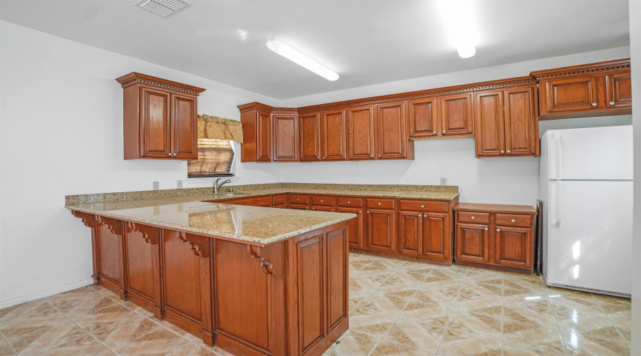 245 Lake Powell Dr, LAREDO, Texas 78041, 6 Bedrooms Bedrooms, 9 Rooms Rooms,4 BathroomsBathrooms,Residential,For Sale,245 Lake Powell Dr,20254694