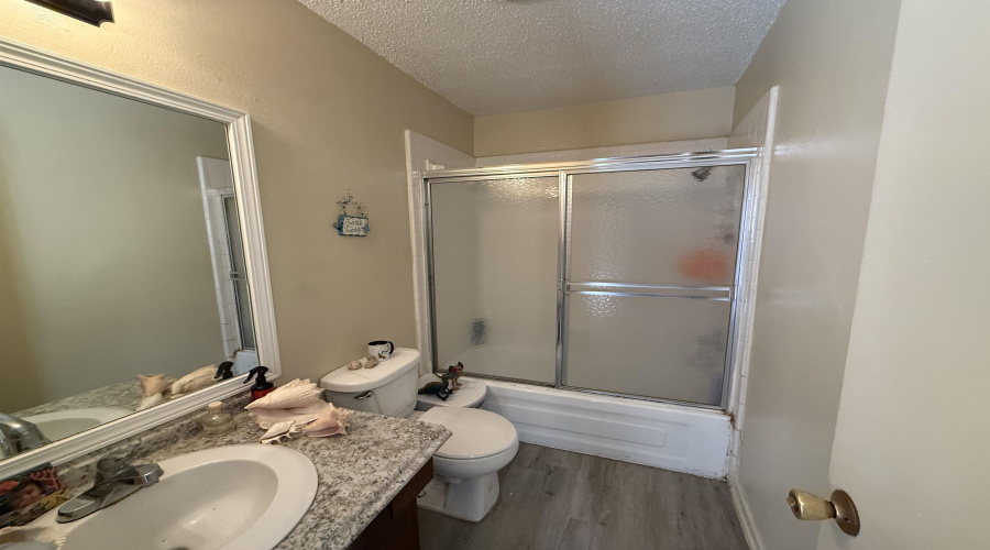 100 Hillside Rd, LAREDO, Texas 78041, 1 Bedroom Bedrooms, 3 Rooms Rooms,1 BathroomBathrooms,Residential,For Sale,100 Hillside Rd,20254695