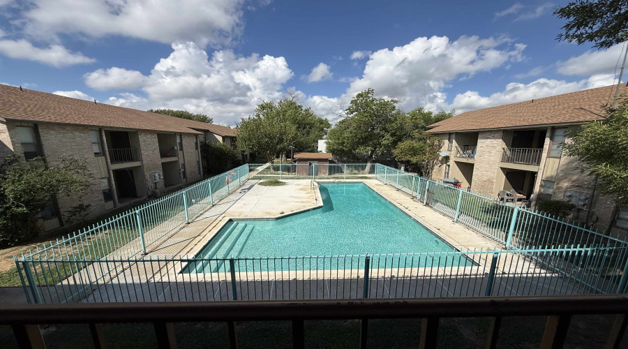 100 Hillside Rd, LAREDO, Texas 78041, 1 Bedroom Bedrooms, 3 Rooms Rooms,1 BathroomBathrooms,Residential,For Sale,100 Hillside Rd,20254695