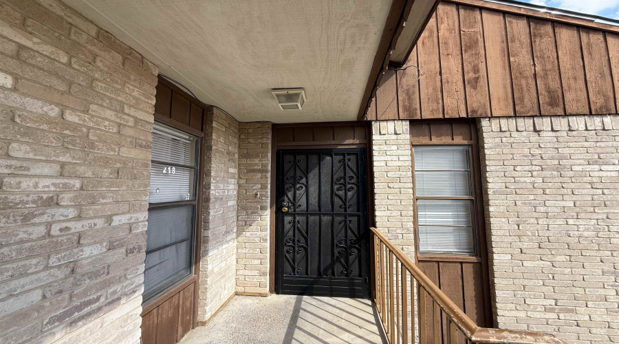 100 Hillside Rd, LAREDO, Texas 78041, 1 Bedroom Bedrooms, 3 Rooms Rooms,1 BathroomBathrooms,Residential,For Sale,100 Hillside Rd,20254695