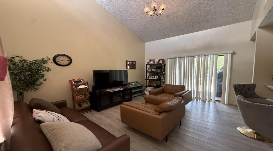 100 Hillside Rd, LAREDO, Texas 78041, 1 Bedroom Bedrooms, 3 Rooms Rooms,1 BathroomBathrooms,Residential,For Sale,100 Hillside Rd,20254695