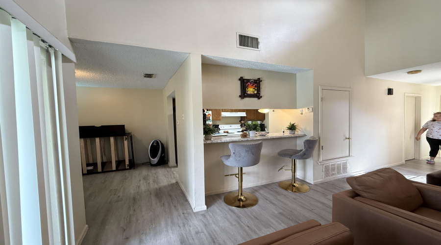 100 Hillside Rd, LAREDO, Texas 78041, 1 Bedroom Bedrooms, 3 Rooms Rooms,1 BathroomBathrooms,Residential,For Sale,100 Hillside Rd,20254695