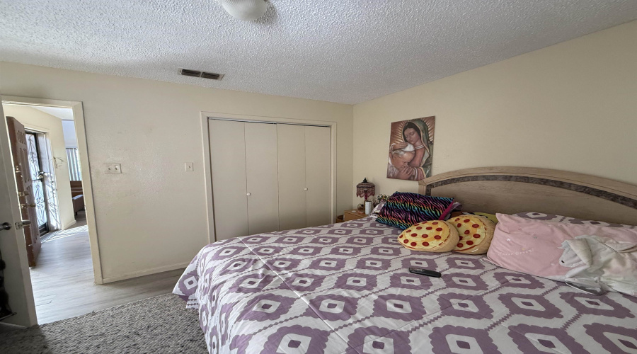 100 Hillside Rd, LAREDO, Texas 78041, 1 Bedroom Bedrooms, 3 Rooms Rooms,1 BathroomBathrooms,Residential,For Sale,100 Hillside Rd,20254695