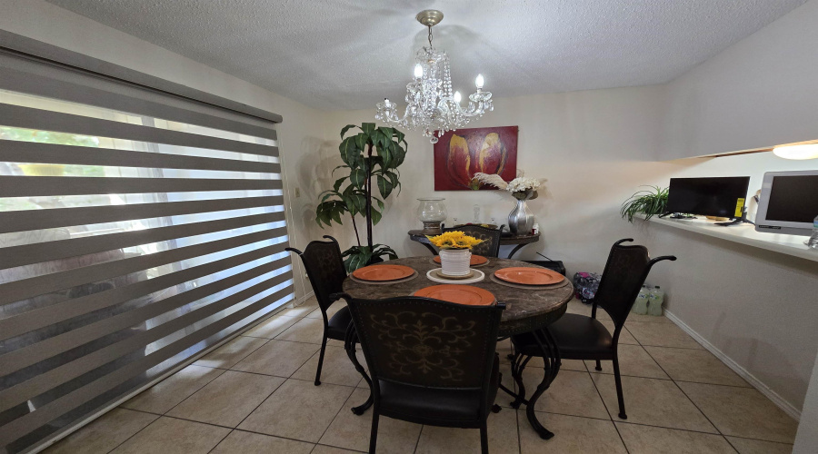 100 Hillside Rd, LAREDO, Texas 78041, 2 Bedrooms Bedrooms, 3 Rooms Rooms,1 BathroomBathrooms,Residential,For Sale,100 Hillside Rd,20254696