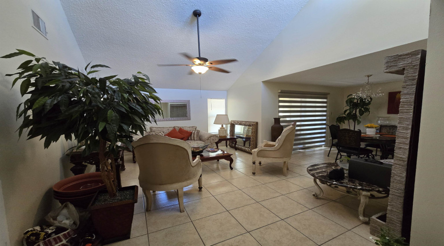 100 Hillside Rd, LAREDO, Texas 78041, 2 Bedrooms Bedrooms, 3 Rooms Rooms,1 BathroomBathrooms,Residential,For Sale,100 Hillside Rd,20254696