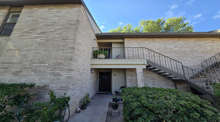 100 Hillside Rd, LAREDO, Texas 78041, 2 Bedrooms Bedrooms, 3 Rooms Rooms,1 BathroomBathrooms,Residential,For Sale,100 Hillside Rd,20254696