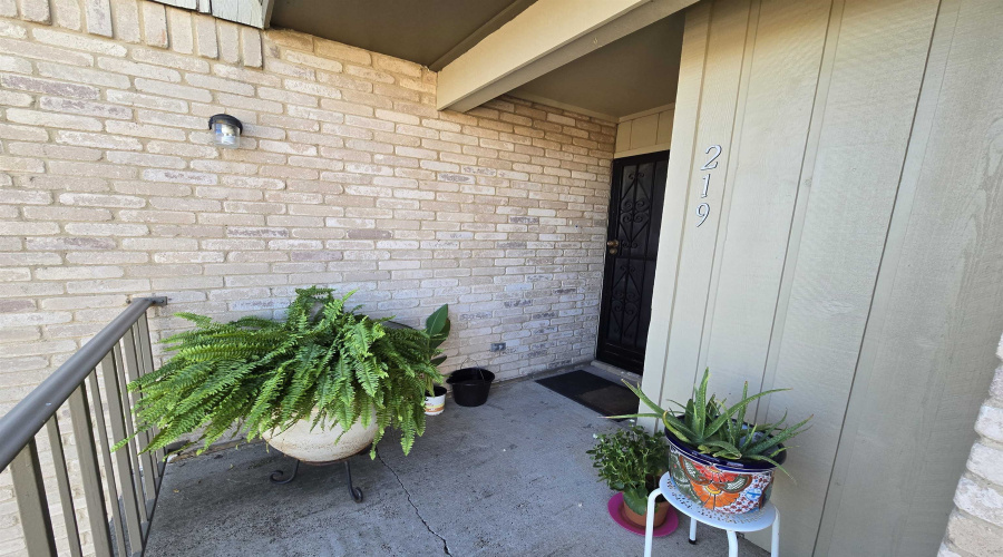 100 Hillside Rd, LAREDO, Texas 78041, 2 Bedrooms Bedrooms, 3 Rooms Rooms,1 BathroomBathrooms,Residential,For Sale,100 Hillside Rd,20254696