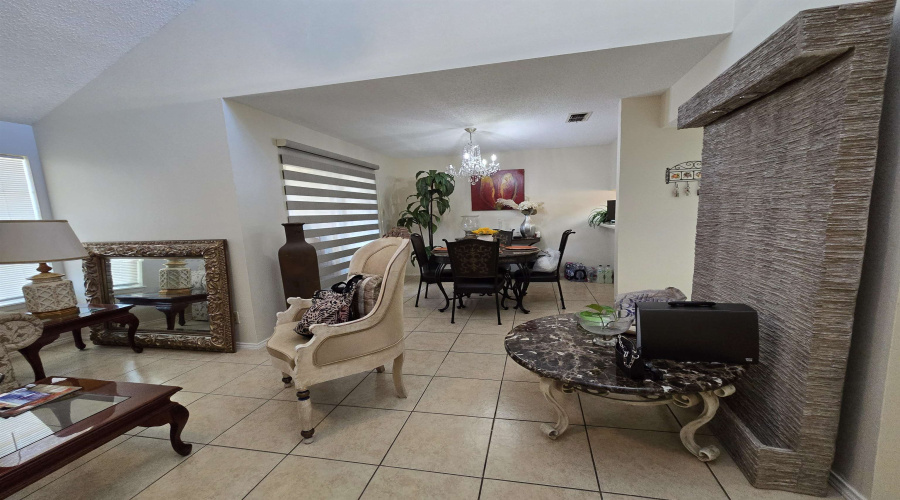 100 Hillside Rd, LAREDO, Texas 78041, 2 Bedrooms Bedrooms, 3 Rooms Rooms,1 BathroomBathrooms,Residential,For Sale,100 Hillside Rd,20254696