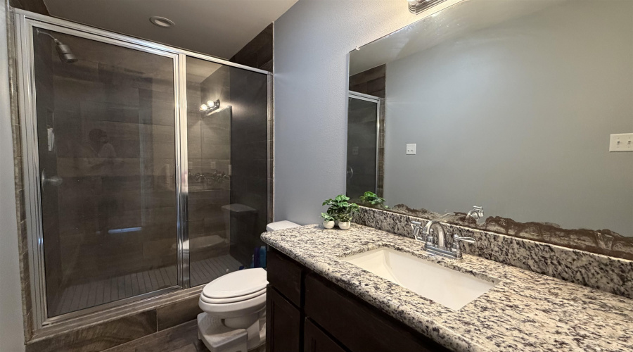 5511 Belmont Dr., Laredo, Texas 78046, 3 Bedrooms Bedrooms, 6 Rooms Rooms,2 BathroomsBathrooms,Residential,For Sale,5511 Belmont Dr.,20254697