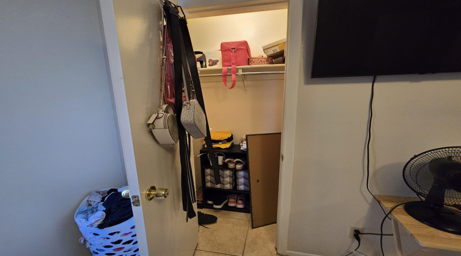 100 Hillside Rd, LAREDO, Texas 78041, 2 Bedrooms Bedrooms, 3 Rooms Rooms,1 BathroomBathrooms,Residential,For Sale,100 Hillside Rd,20254698