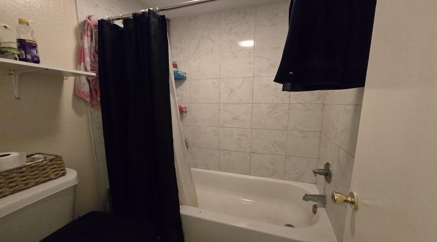 100 Hillside Rd, LAREDO, Texas 78041, 2 Bedrooms Bedrooms, 3 Rooms Rooms,1 BathroomBathrooms,Residential,For Sale,100 Hillside Rd,20254698