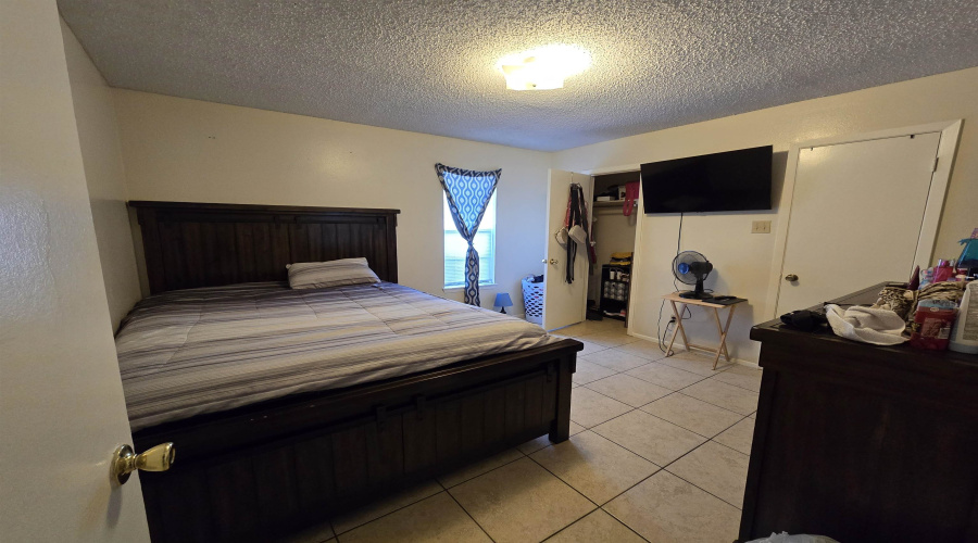 100 Hillside Rd, LAREDO, Texas 78041, 2 Bedrooms Bedrooms, 3 Rooms Rooms,1 BathroomBathrooms,Residential,For Sale,100 Hillside Rd,20254698