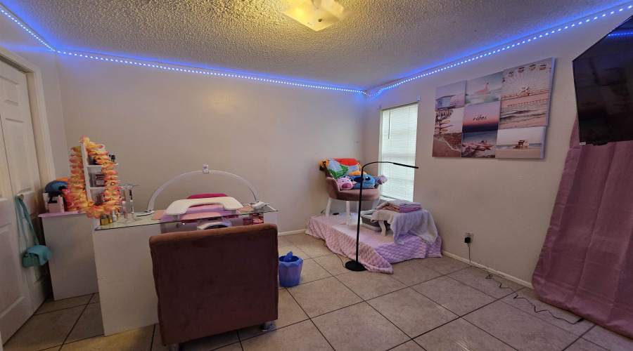 100 Hillside Rd, LAREDO, Texas 78041, 2 Bedrooms Bedrooms, 3 Rooms Rooms,1 BathroomBathrooms,Residential,For Sale,100 Hillside Rd,20254698