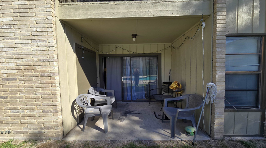 100 Hillside Rd, LAREDO, Texas 78041, 2 Bedrooms Bedrooms, 3 Rooms Rooms,1 BathroomBathrooms,Residential,For Sale,100 Hillside Rd,20254698